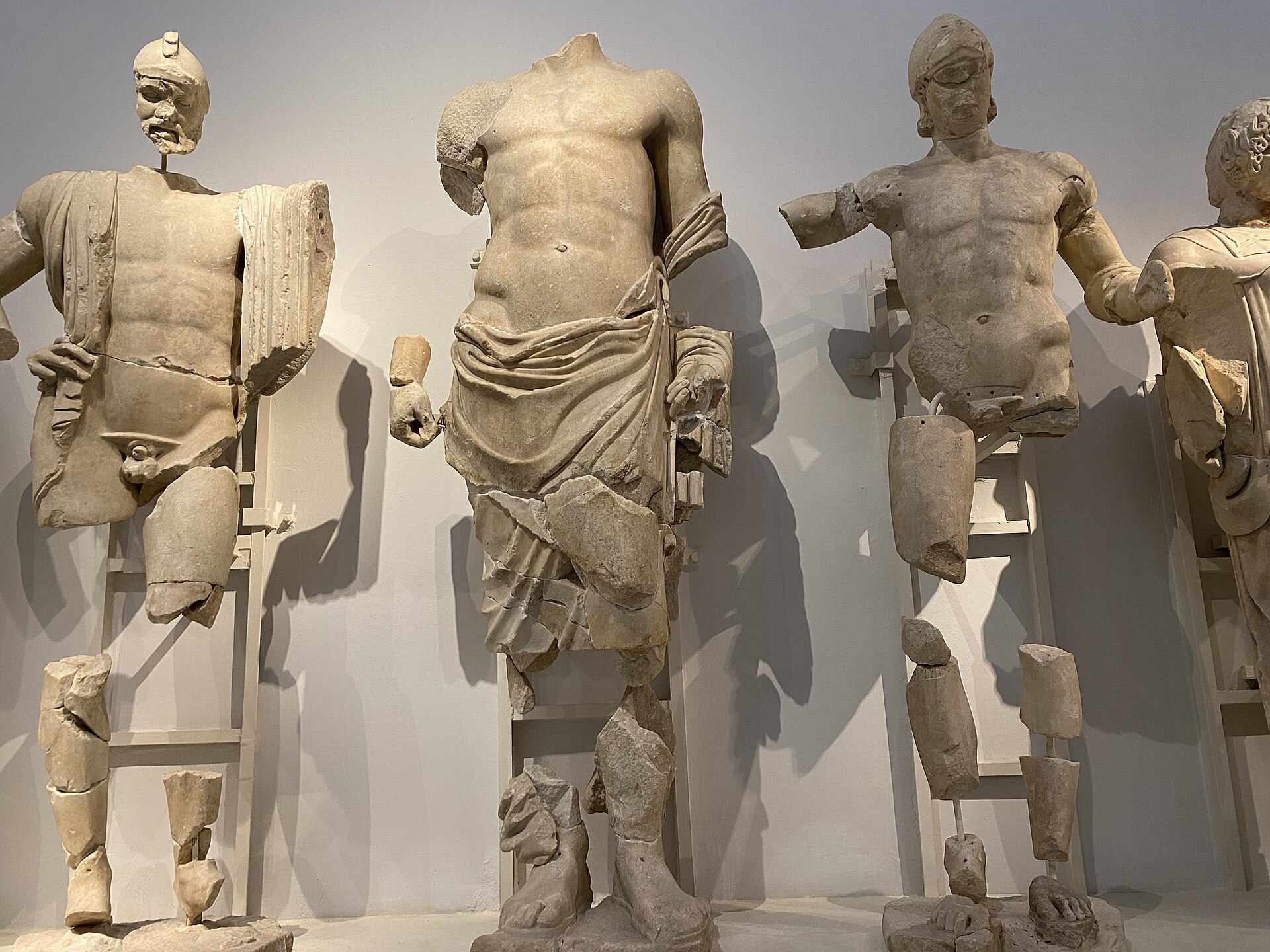 Figure centrali del frontone orientale del Tempio di Zeus a Olimpia